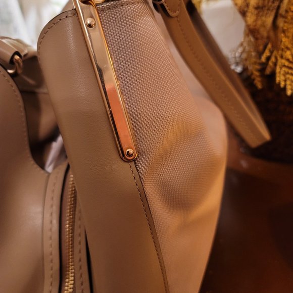 Coach - Picture 3 of 12